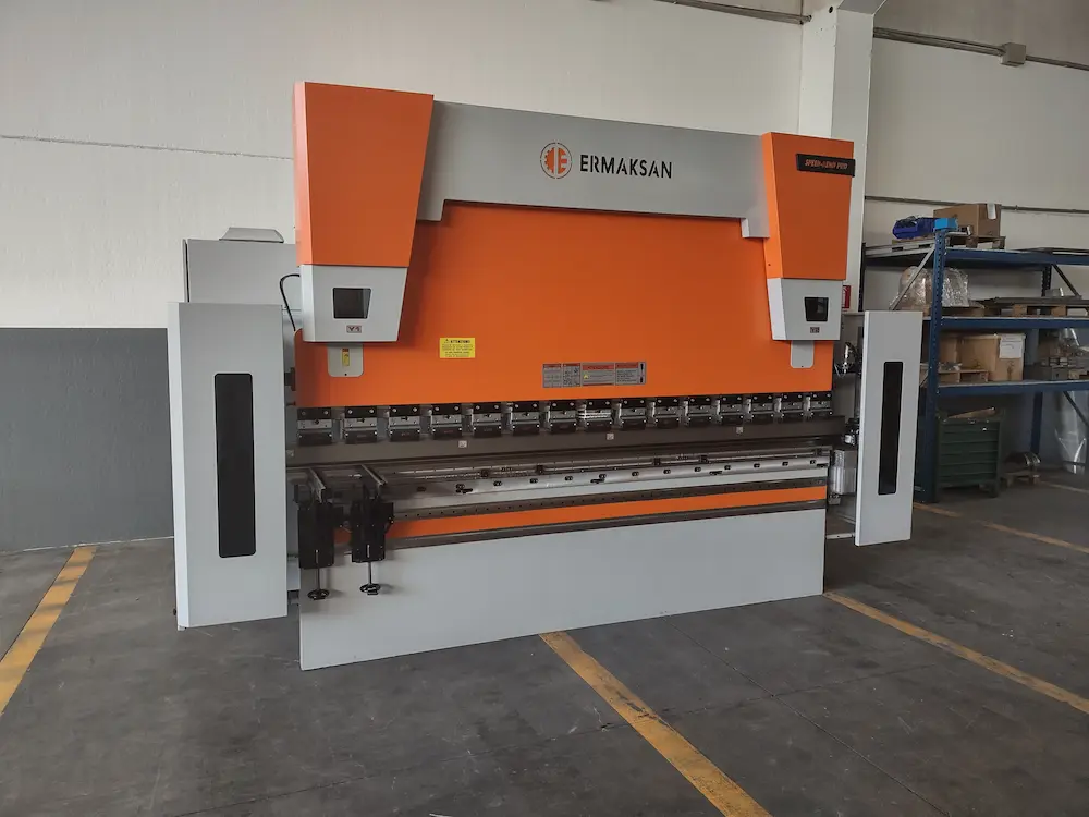 Piegatrice 3000x175Ton