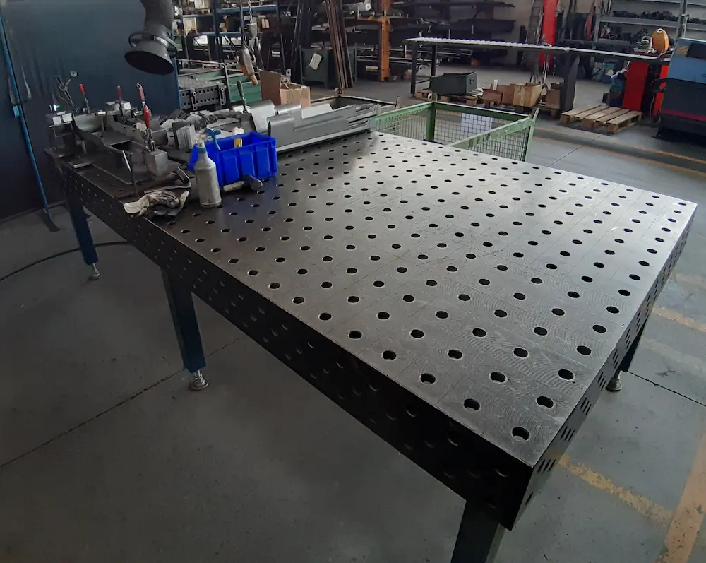 Tavoli di saldatura di varie dimensioni modulari